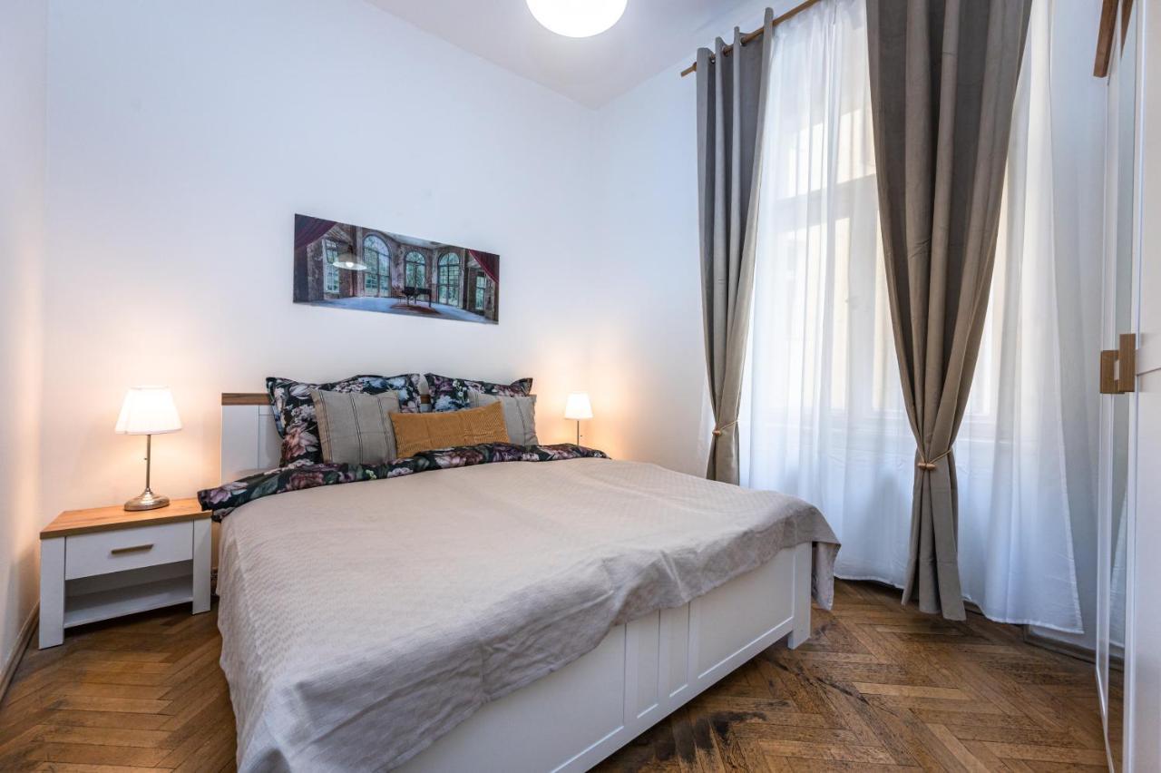 Tynska Ulicka Apartment ปราก ภายนอก รูปภาพ